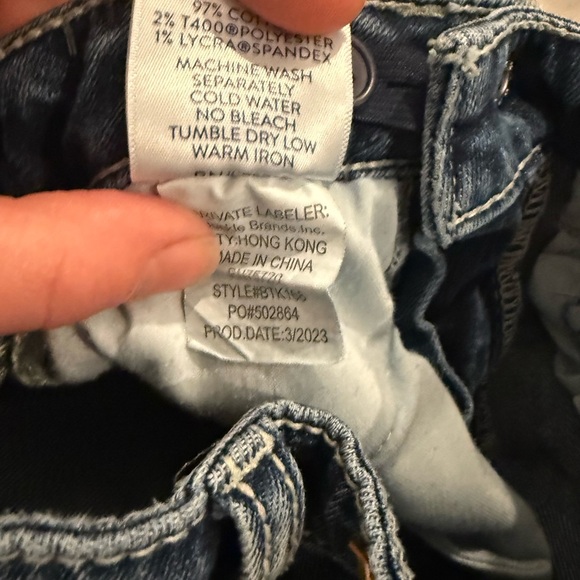 Daytrip Girl’s Shorts Size 5. From The Buckle. Bling, Dark Wash. Style #BTK168. - Picture 5 of 5